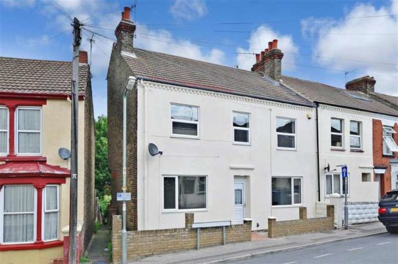 3 Bedroom End of Ter...